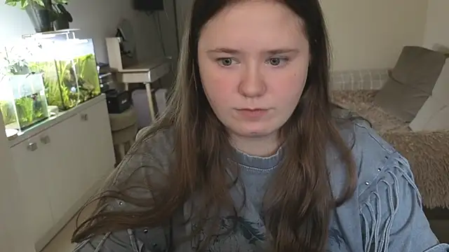 remirann  online show from December 18, 2025, 12:33 pm