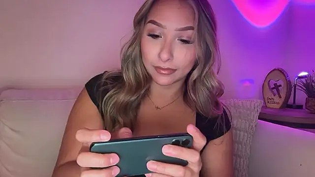 lustfulsmiles online show from May 28, 2026, 12:02 pm