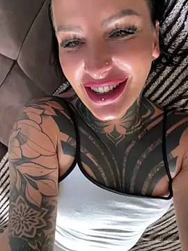 InkedBiitch online show from September 15, 2025, 8:03 am