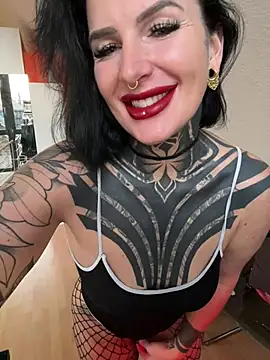 InkedBiitch online show from January 17, 2026, 7:57 am