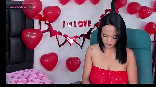 MaiaPetitte  online show from February 15, 2026, 12:18 am