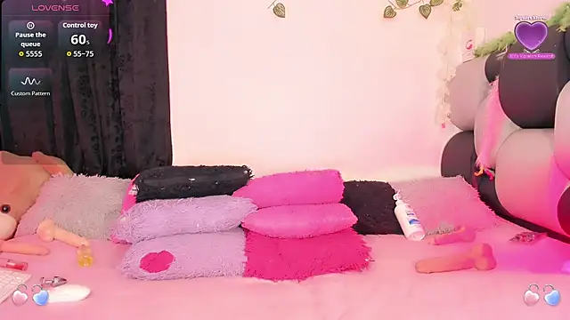 sabrinamossii online show from April 24, 2026, 4:59 am