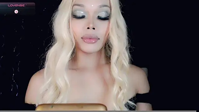 Snapshot of sugar_bbyxx chatting on January 4, 2025, 12:49 pm sugar bbyxx online show from January 4, 2025, 12:49 pm