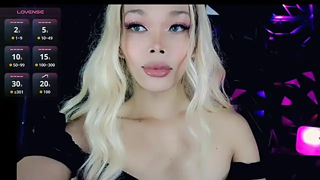 Snapshot of sugar_bbyxx chatting on October 3, 2025, 9:12 pm sugar bbyxx online show from October 3, 2025, 9:12 pm