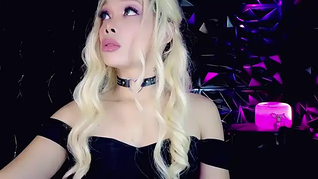 Snapshot of sugar_bbyxx chatting on December 3, 2025, 4:09 am sugar bbyxx online show from December 3, 2025, 4:09 am