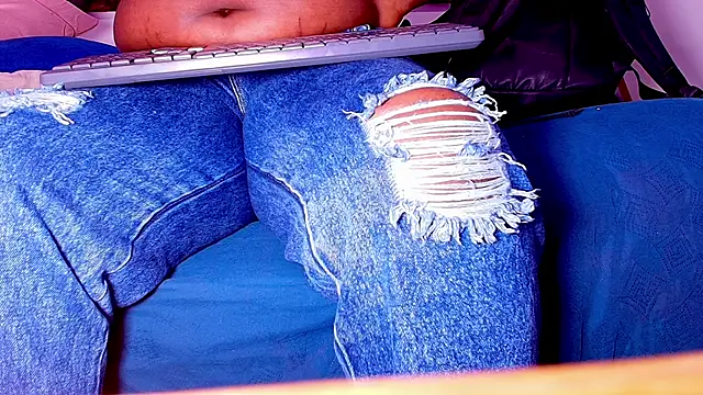  ebony-queen  online show from September 26, 2025, 1:15 pm