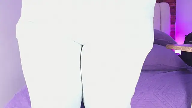  ebony-queen  online show from April 6, 2026, 3:04 am