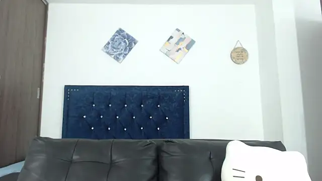 QueenSquirt  online show from March 21, 2025, 7:35 pm