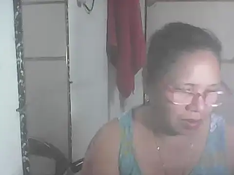 hotwet mama4uxx online show from February 8, 2025, 3:31 pm