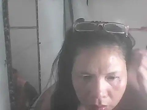 hotwet mama4uxx online show from March 5, 2025, 5:29 pm