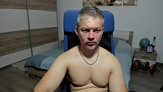 Snapshot of RobbyShawz chatting on June 18, 2026, 4:13 am RobbyShawz online show from June 18, 2026, 4:13 am