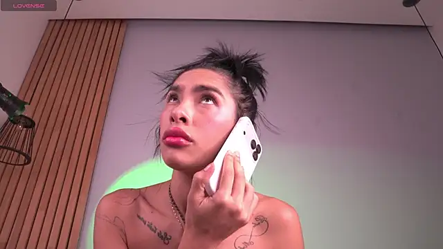 mia-reeves online show from April 18, 2026, 6:45 pm