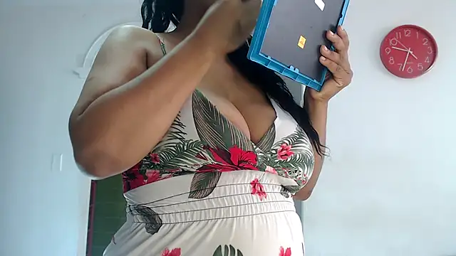 Snapshot of Natashariley1 chatting on May 7, 2026, 2:33 pm Natashariley1 online show from May 7, 2026, 2:33 pm