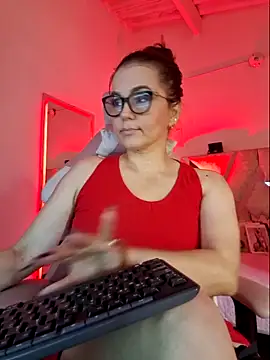 MariaPau 83 online show from April 14, 2026, 5:08 pm