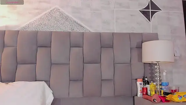 Rianamanson online show from March 12, 2025, 5:57 am