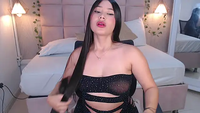 Anthonela love  online show from September 11, 2025, 9:04 pm