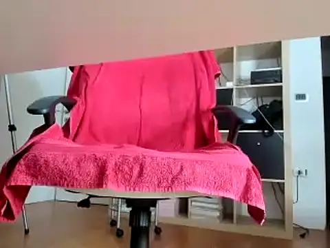 leccaleccafiga online show from February 17, 2025, 7:31 pm