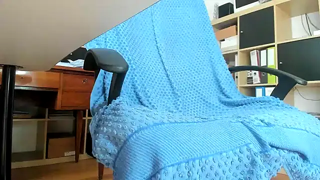 leccaleccafiga online show from September 24, 2025, 3:37 pm