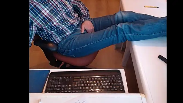 dutchpornking online show from February 12, 2025, 3:27 pm