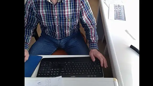 dutchpornking online show from March 5, 2025, 11:06 am