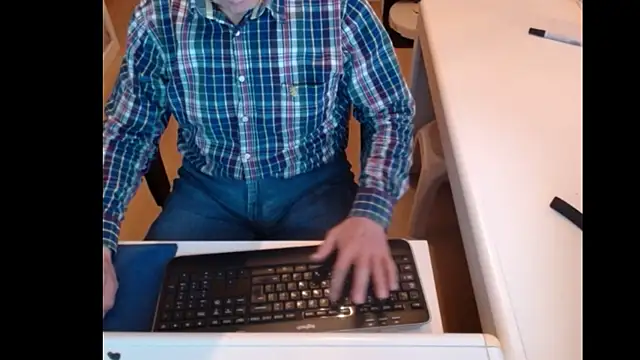 dutchpornking online show from March 13, 2025, 5:28 pm