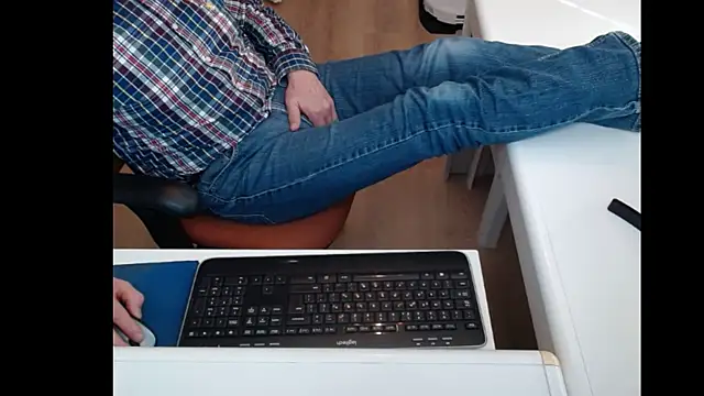 dutchpornking online show from March 16, 2025, 4:01 pm