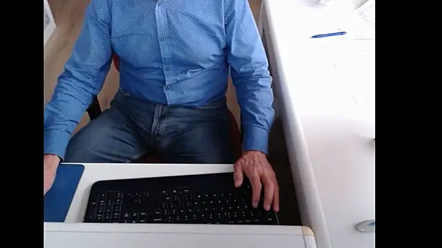 dutchpornking online show from September 27, 2025, 7:13 am