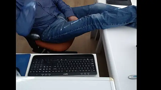 dutchpornking online show from October 1, 2025, 12:00 pm