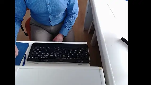 dutchpornking online show from November 29, 2025, 8:28 am