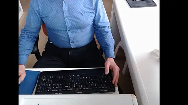 dutchpornking online show from March 21, 2026, 7:35 am