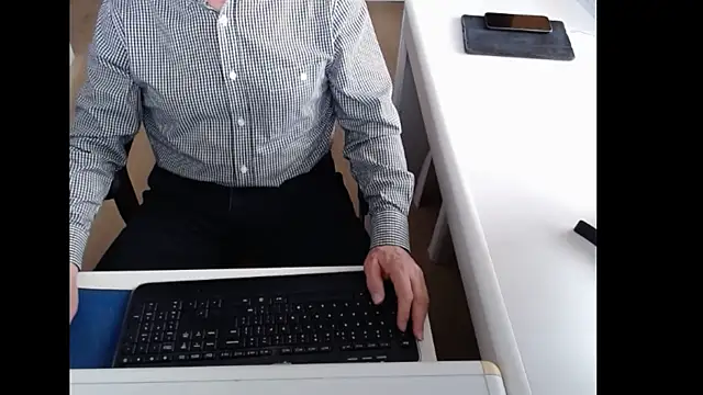 dutchpornking online show from April 21, 2026, 6:09 am