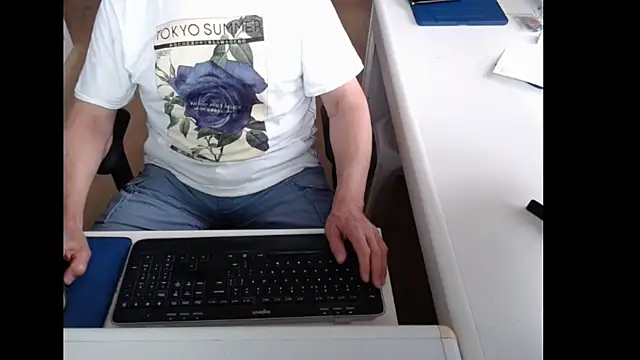 dutchpornking online show from June 4, 2026, 5:46 am