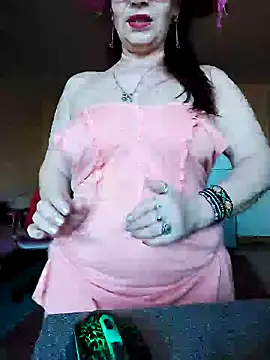 Chriss Tinaa online show from January 7, 2025, 8:45 am