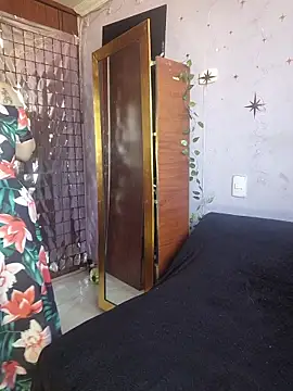 marilyn love6969 online show from April 22, 2026, 1:12 pm