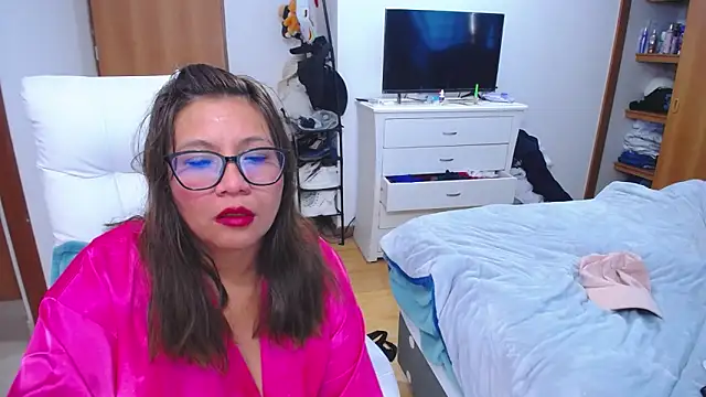 Snapshot of mondirty70 chatting on October 27, 2025, 11:58 am mondirty70 online show from October 27, 2025, 11:58 am