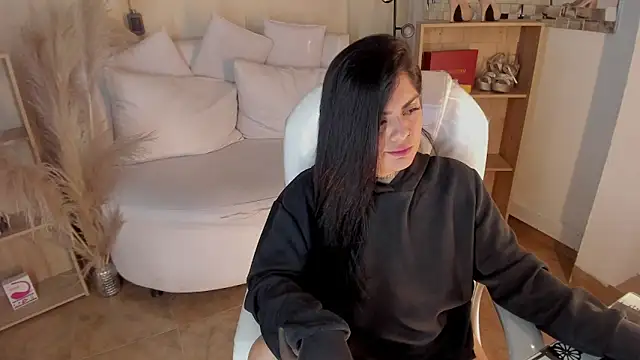 Catalinaa martinez online show from January 8, 2025, 5:27 am