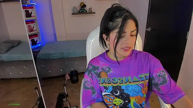 Catalinaa martinez online show from March 21, 2025, 8:08 pm