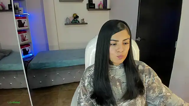 Catalinaa martinez online show from March 22, 2025, 7:53 pm