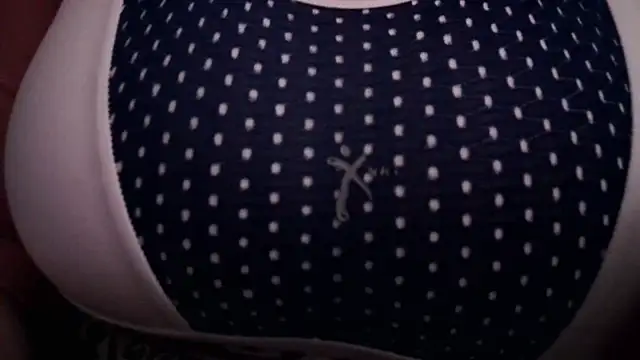 AnnyelinnaLove online show from December 22, 2025, 11:35 pm