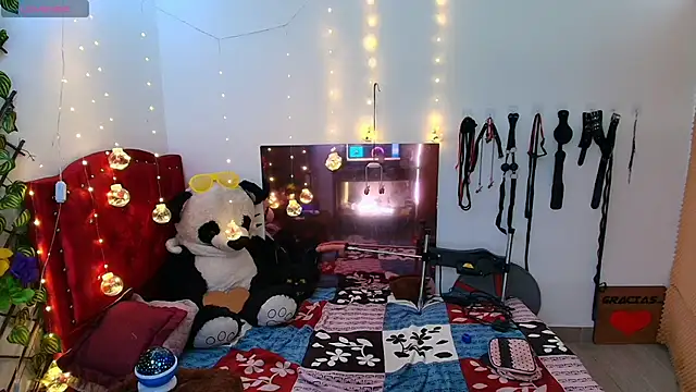 elektra 32 online show from February 3, 2025, 4:04 am