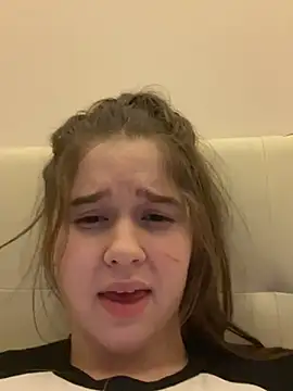 Snapshot of HornyGirlH chatting on January 25, 2025, 5:07 am HornyGirlH online show from January 25, 2025, 5:07 am