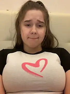 Snapshot of HornyGirlH chatting on February 19, 2025, 11:14 pm HornyGirlH online show from February 19, 2025, 11:14 pm