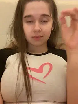 Snapshot of HornyGirlH chatting on October 17, 2025, 11:40 pm HornyGirlH online show from October 17, 2025, 11:40 pm