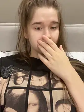 Snapshot of HornyGirlH chatting on December 1, 2025, 2:38 am HornyGirlH online show from December 1, 2025, 2:38 am