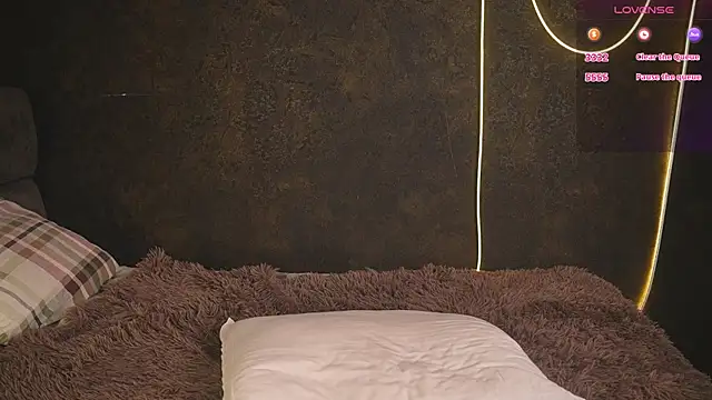 LinoAdaro online show from November 21, 2025, 4:44 am