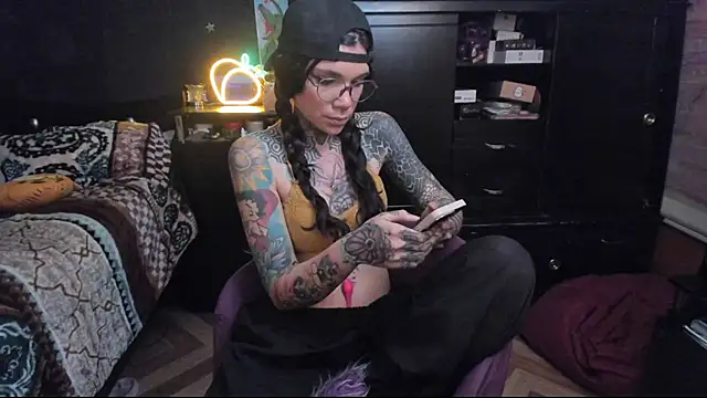 Lilmarieee online show from January 17, 2025, 1:36 am