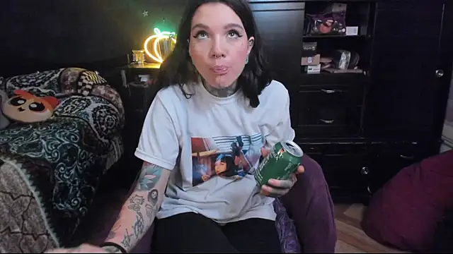 Lilmarieee online show from February 7, 2025, 9:04 pm