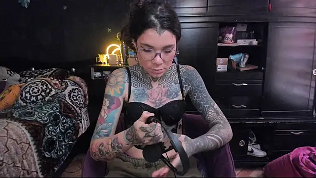 Lilmarieee online show from February 26, 2025, 3:19 pm