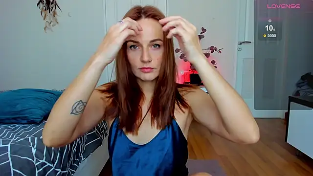 BritneyHall online show from December 3, 2024, 7:32 am