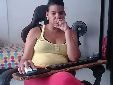 Snapshot of Adriana_0312 chatting on July 27, 2026, 4:25 pm Adriana 0312 online show from July 27, 2026, 4:25 pm